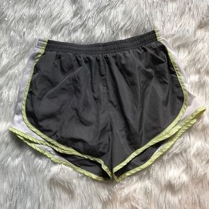 Everlast shorts (M)